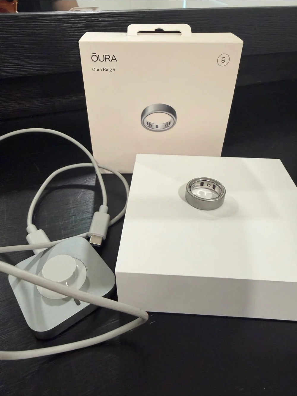Oura ring- gen 4 brushed silver size 9 Ring with Charger